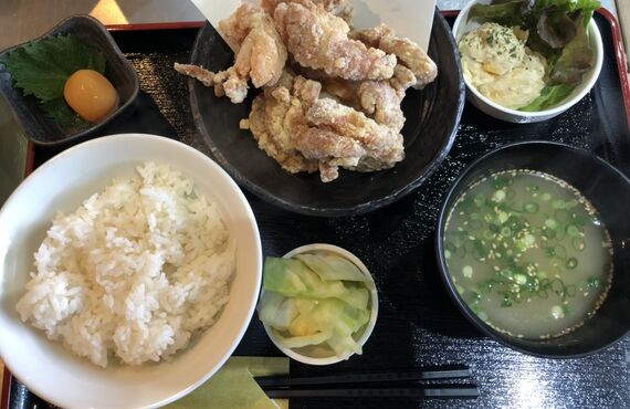 獨協大学前駅のランチも大好評の鶏肉料理のお店を運営 | 草加市の居酒屋鶏一では新鮮で上質なお料理を提供